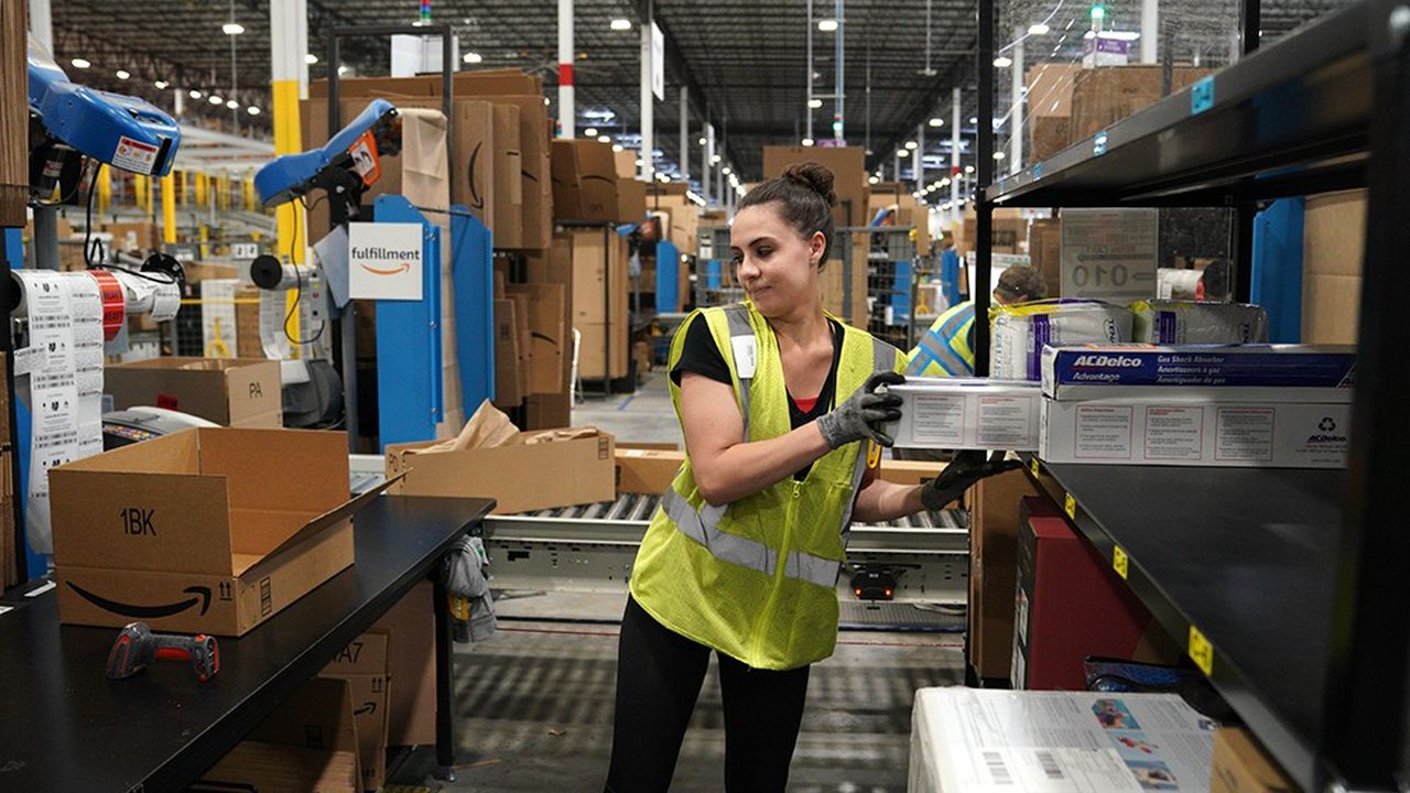 découvrez comment l'automatisation chez amazon révolutionne la logistique et améliore l'efficacité des opérations. plongez dans les technologies innovantes et les stratégies mises en œuvre pour optimiser la chaîne d'approvisionnement et répondre aux attentes des clients.